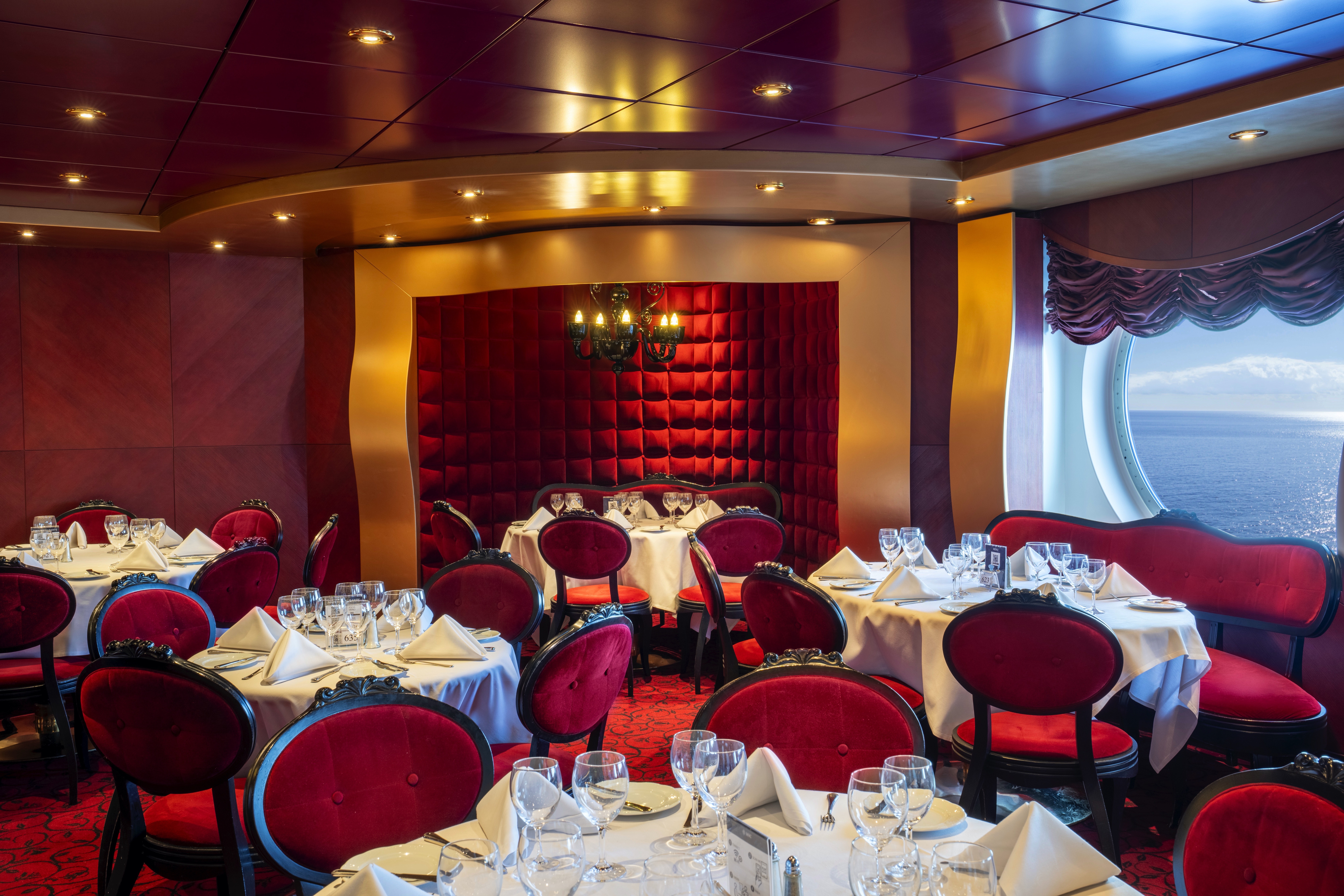 MSC Fantasia - Red Velvet Restaurant